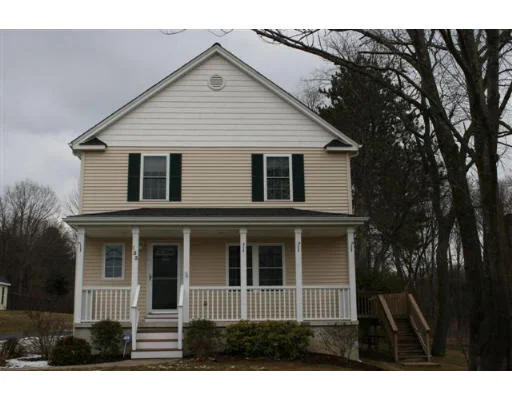 Unit for sale at 133 Oak St, Franklin, MA 02038