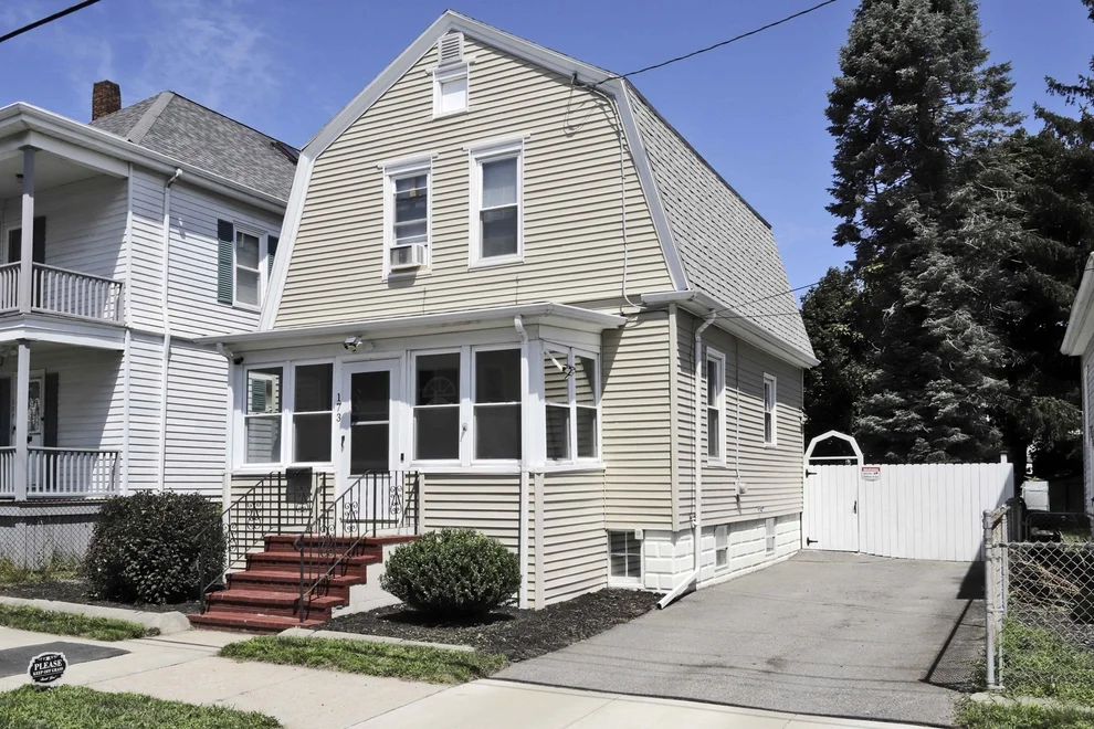 Unit for sale at 173 Central Ave, New Bedford, MA 02745
