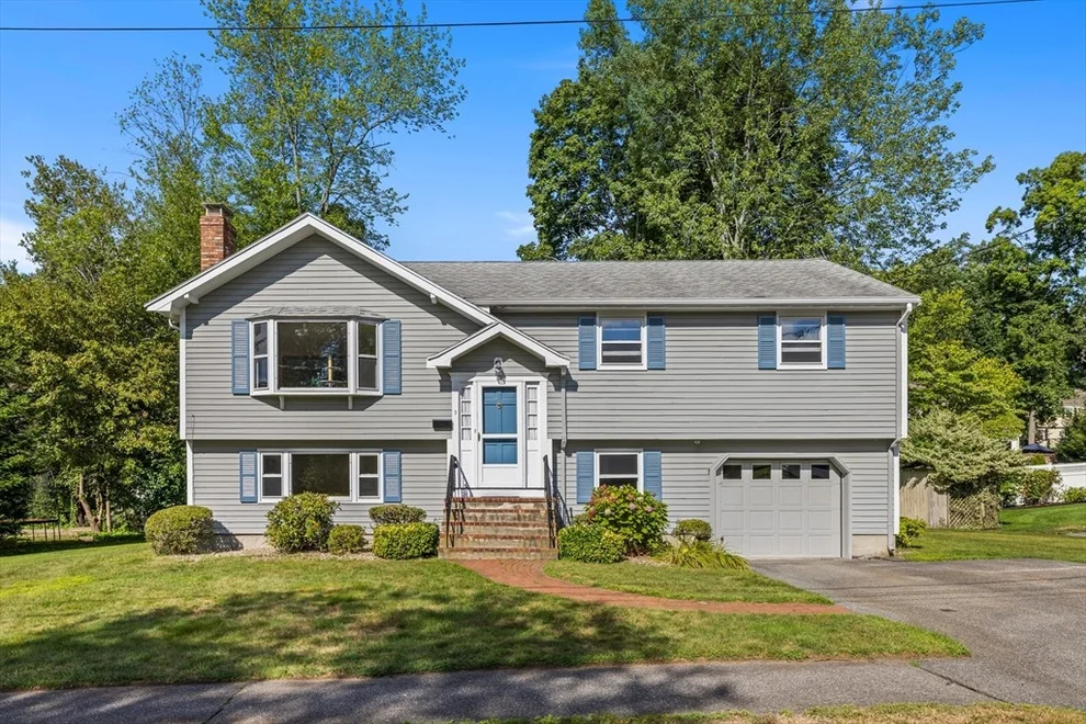 Unit for sale at 9 Hemlock Rd, Reading, MA 01867