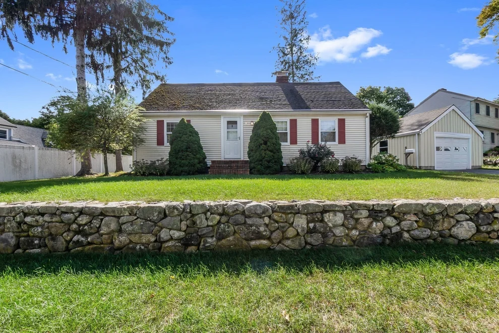 Unit for sale at 8 Savoy Rd., Hamilton, MA 01982