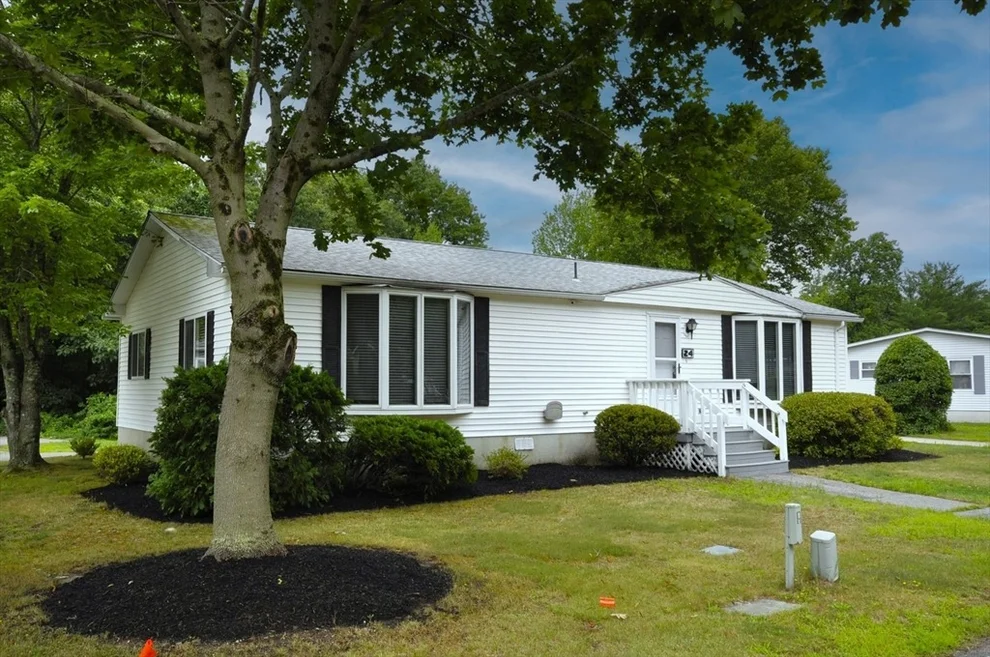 Unit for sale at 24 Leisurewoods Dr, Rockland, MA 02370