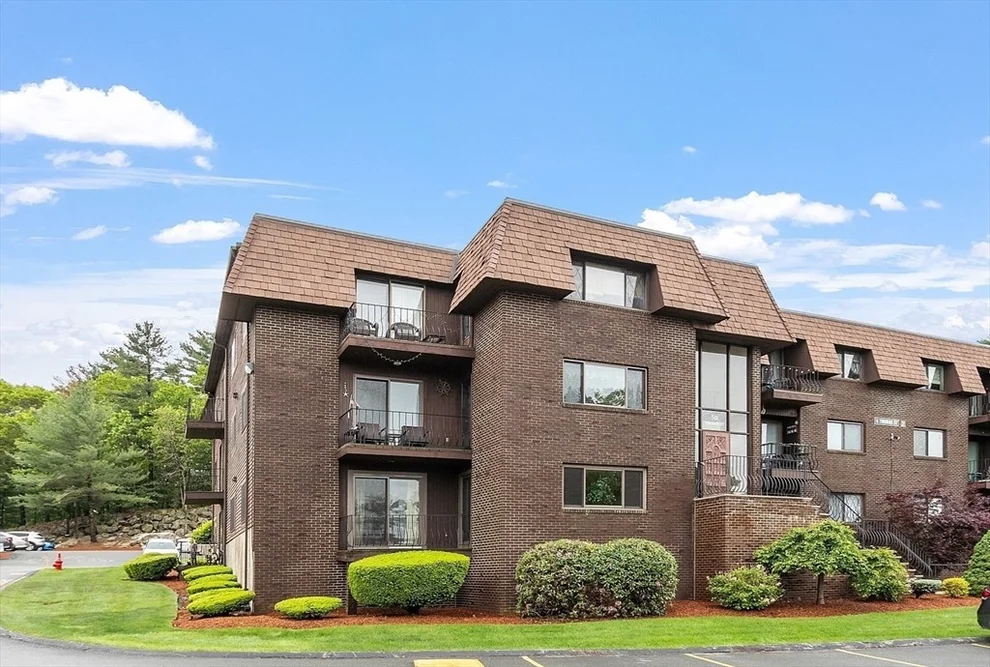 Unit for sale at 5 Thomas St, Saugus, MA 01906