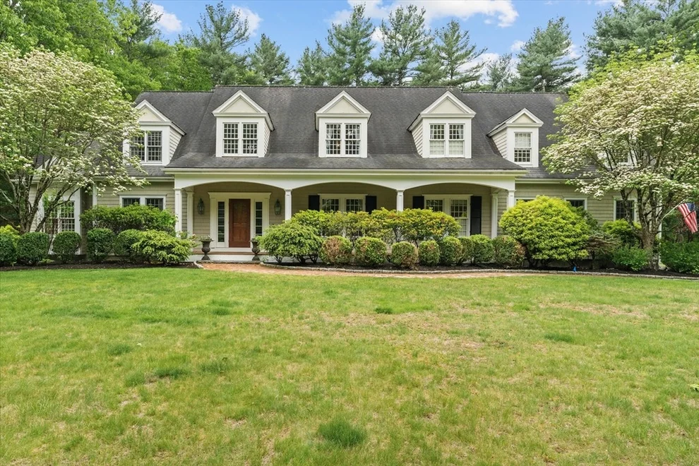 Unit for sale at 111 Elm St, Medfield, MA 02052
