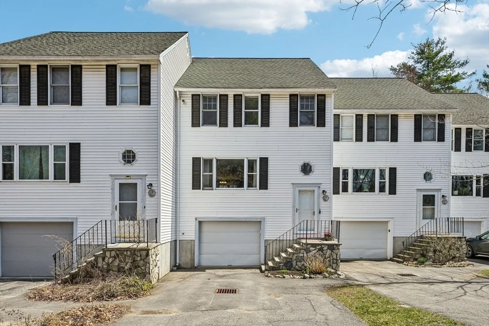 Unit for sale at 13 Stanorm Dr, Newmarket, NH 03857