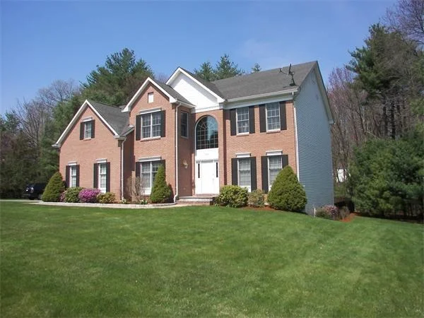 Unit for sale at 359 Littlefield Ln, Marlborough, MA 01752