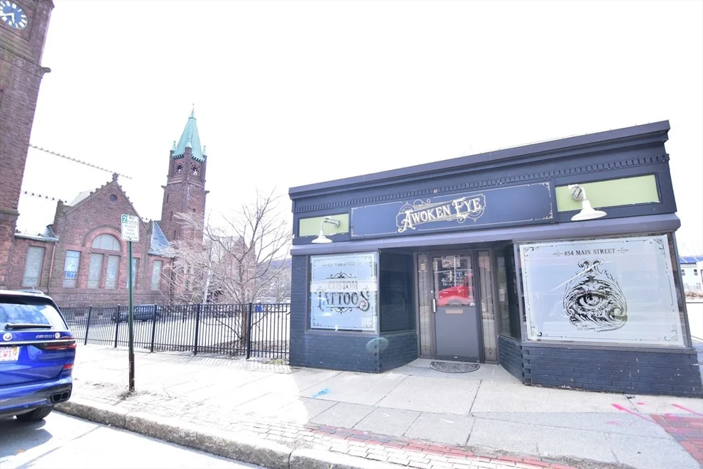 Unit for sale at 854 Main Street, Fitchburg, MA 01420