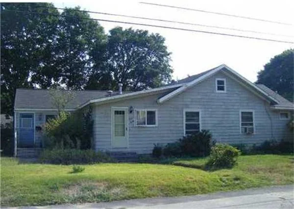 Unit for sale at 48 Fales Ave, Barrington, RI 02806