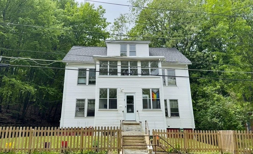 Unit for sale at 183 Greenwood St, Gardner, MA 01440