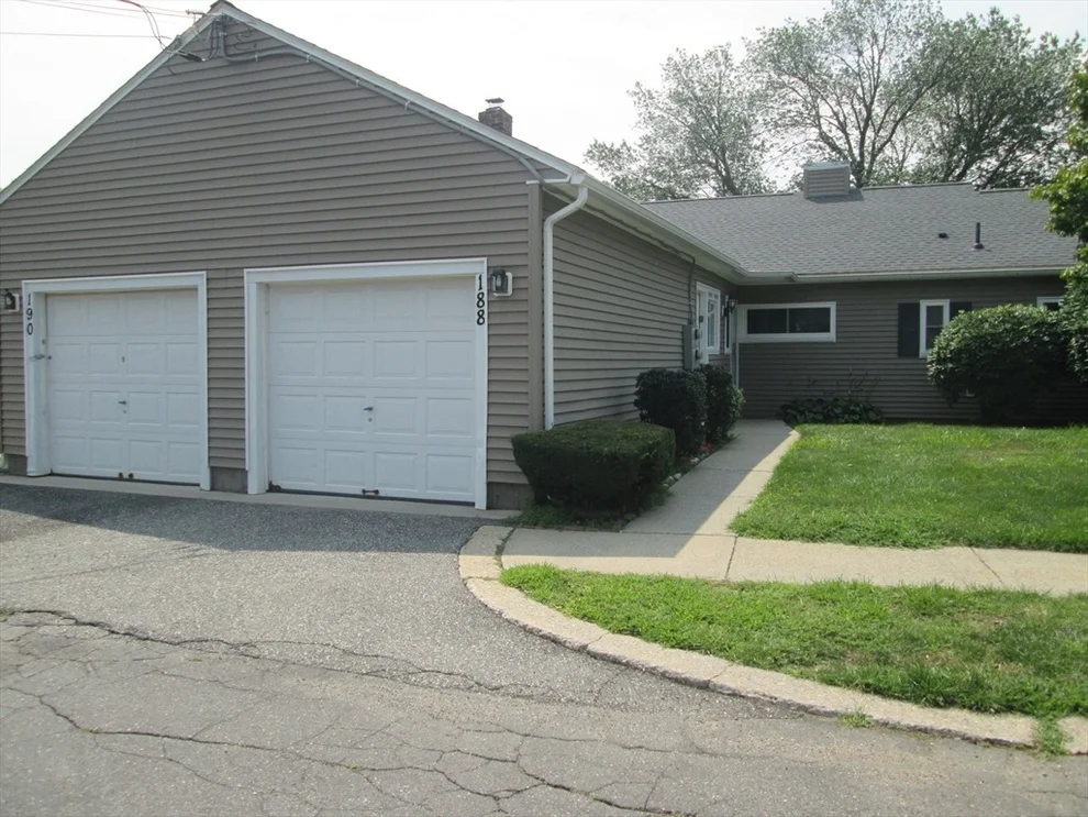 Unit for sale at 188 Horseshoe Dr, Chicopee, MA 01022
