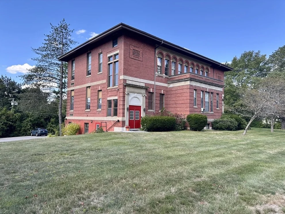 Unit for sale at 1098 Stafford St, Leicester, MA 01542