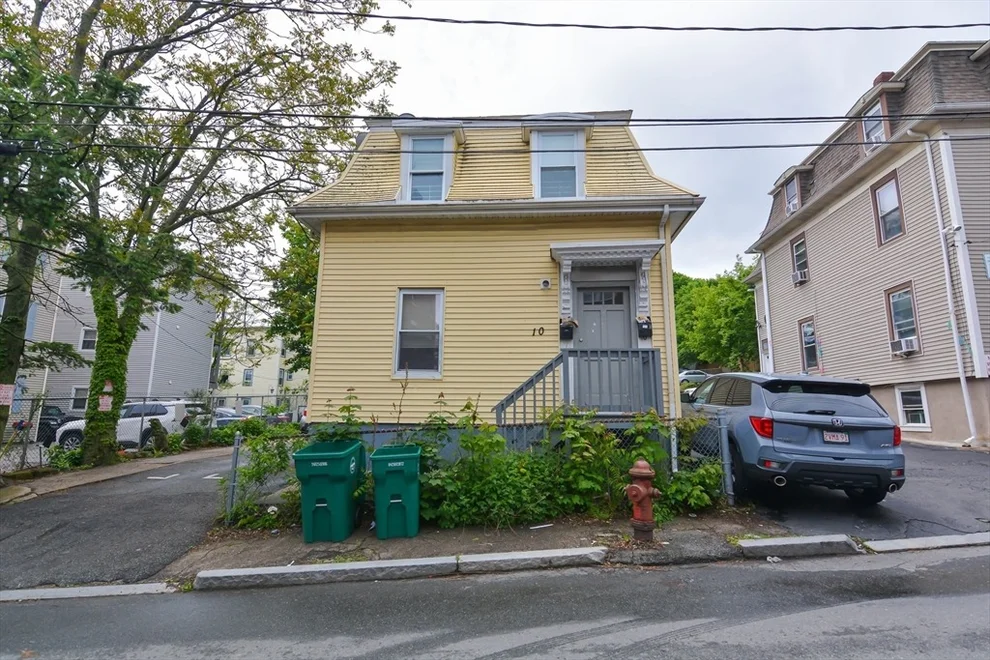 Unit for sale at 10 Essex Ct, Lynn, MA 01902