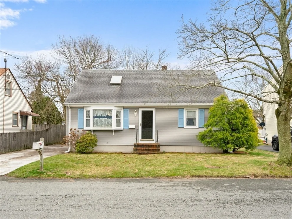 Unit for sale at 314 Loftus St, New Bedford, MA 02746