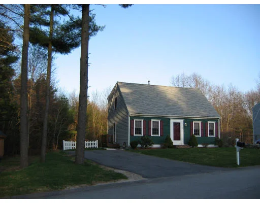Unit for sale at 12 Redwood Circle, Pembroke, MA 02359