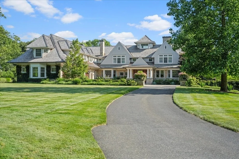 Unit for sale at 31 Sears Rd, Southborough, MA 01772