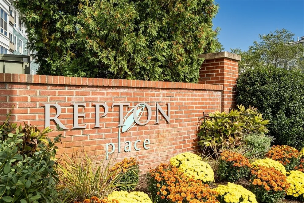 Unit for sale at 3 Repton Cir, Watertown, MA 02472
