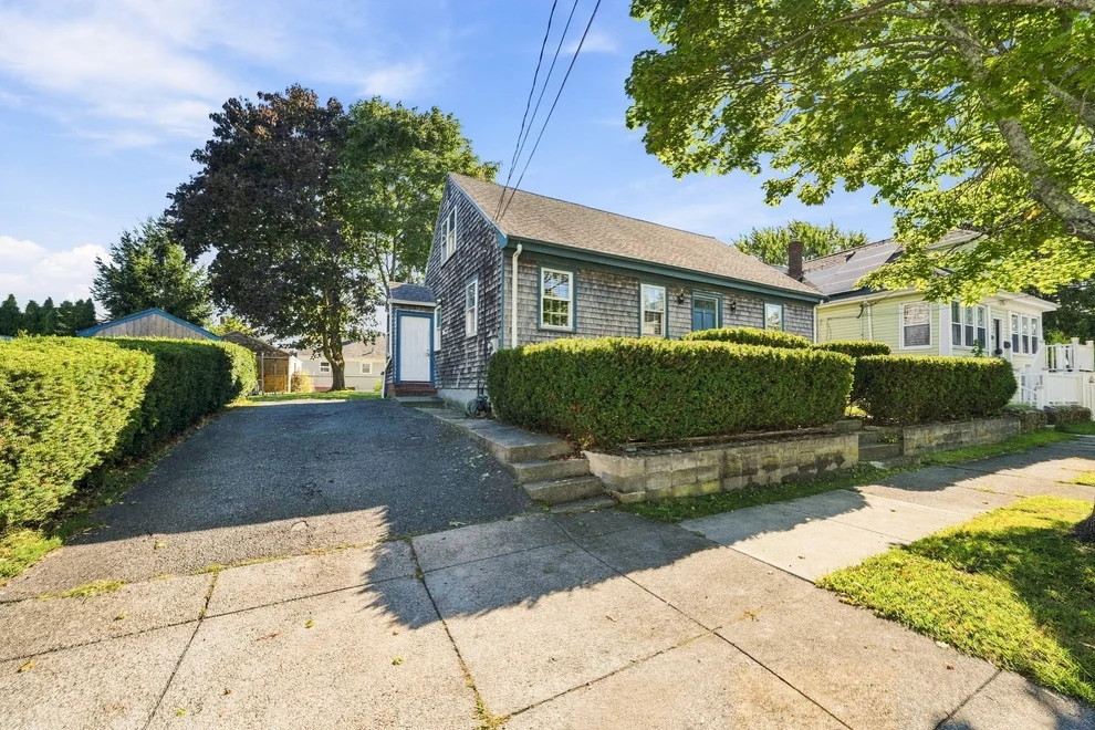 Unit for sale at 240 Irvington, New Bedford, MA 02745
