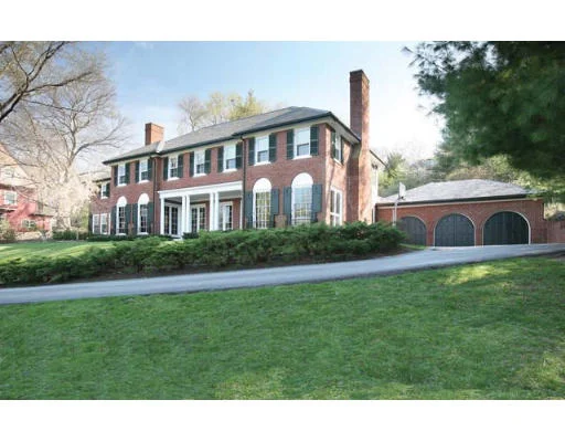 Unit for sale at 206 Buckminster Rd, Brookline, MA 02445
