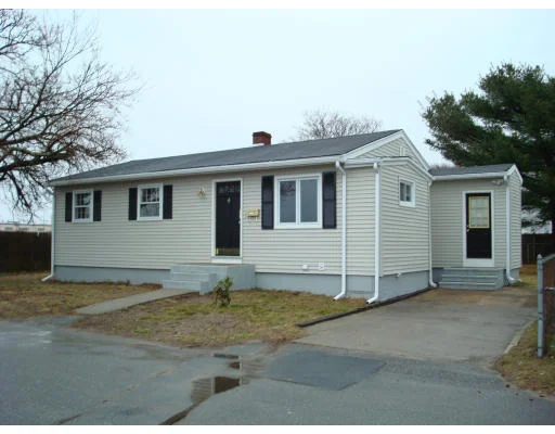 Unit for sale at 8 Palm St, Fall River, MA 02724