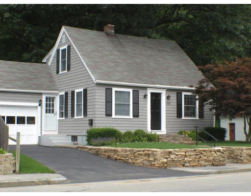 Unit for sale at 318 Lake Avenue, Worcester, MA 01604