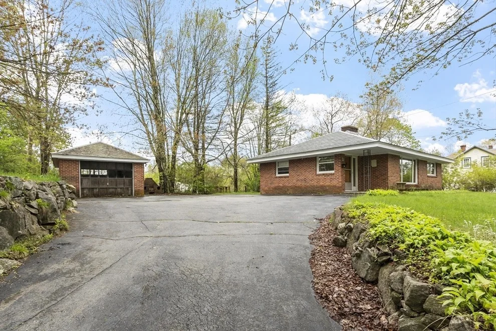 Unit for sale at 614 Parker St, Gardner, MA 01440