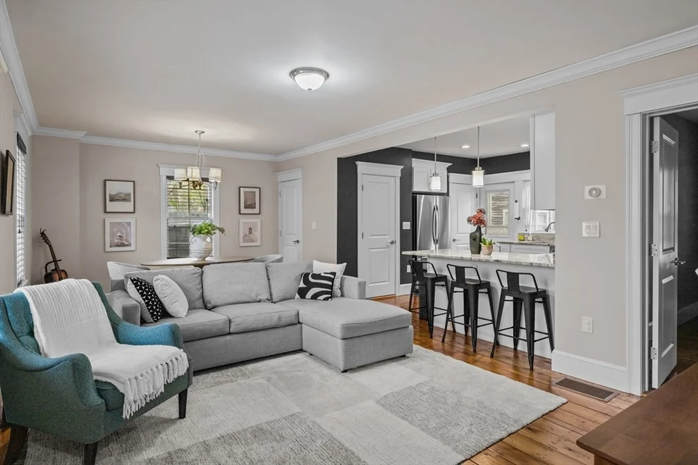 Unit for sale at 2 Griffin Pl, Salem, MA 01970