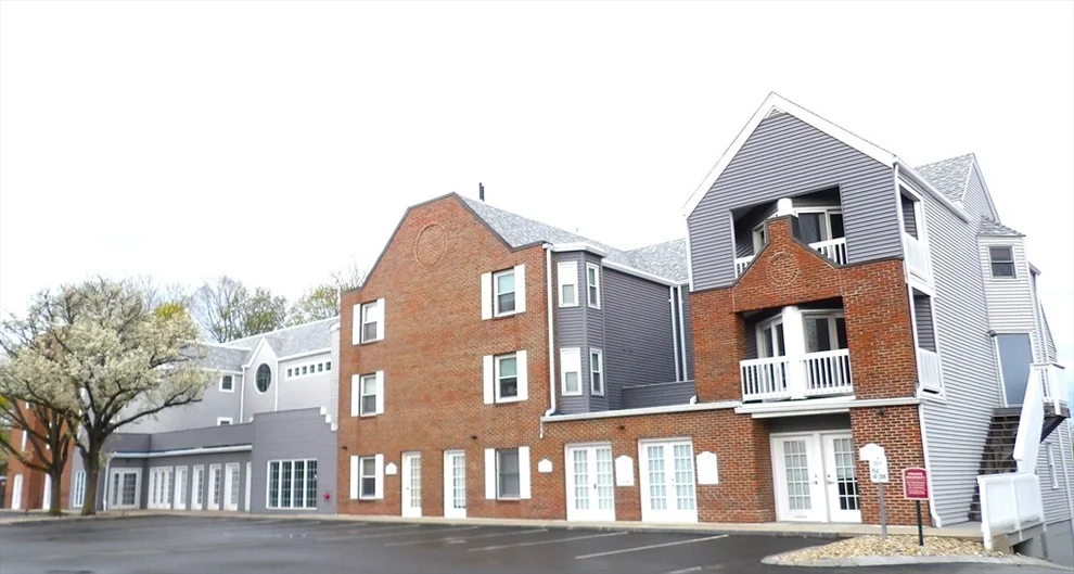 Unit for sale at 212 Humphrey St, Marblehead, MA 01945