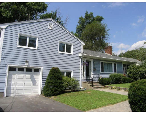 Unit for sale at 11 Westview Terr, Woburn, MA 01801