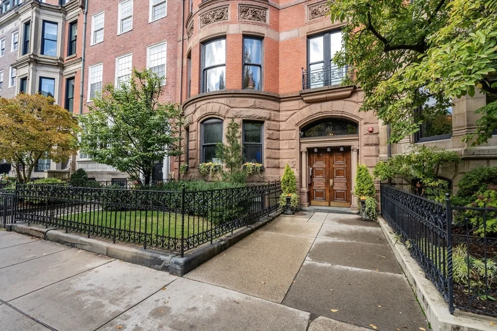 Unit for sale at 167 Commonwealth Ave, Boston, MA 02116