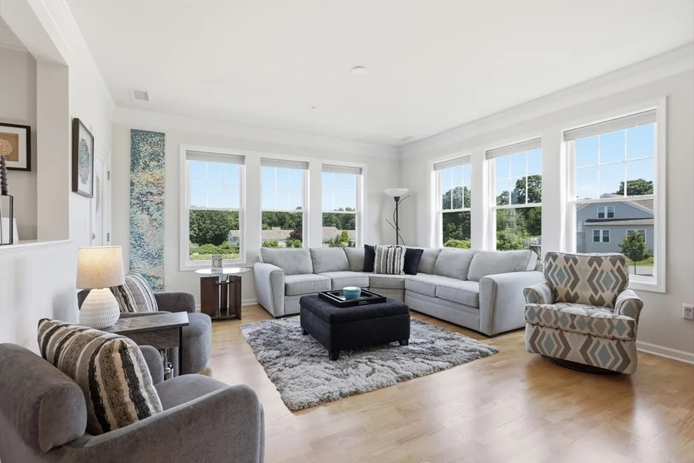 Unit for sale at 6 Overlook Dr, Andover, MA 01810