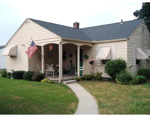 Unit for sale at 252 Wildermere St., Chicopee, MA 01020
