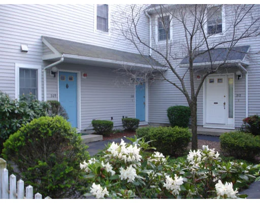 Unit for sale at 125 Highland St, Taunton, MA 02780
