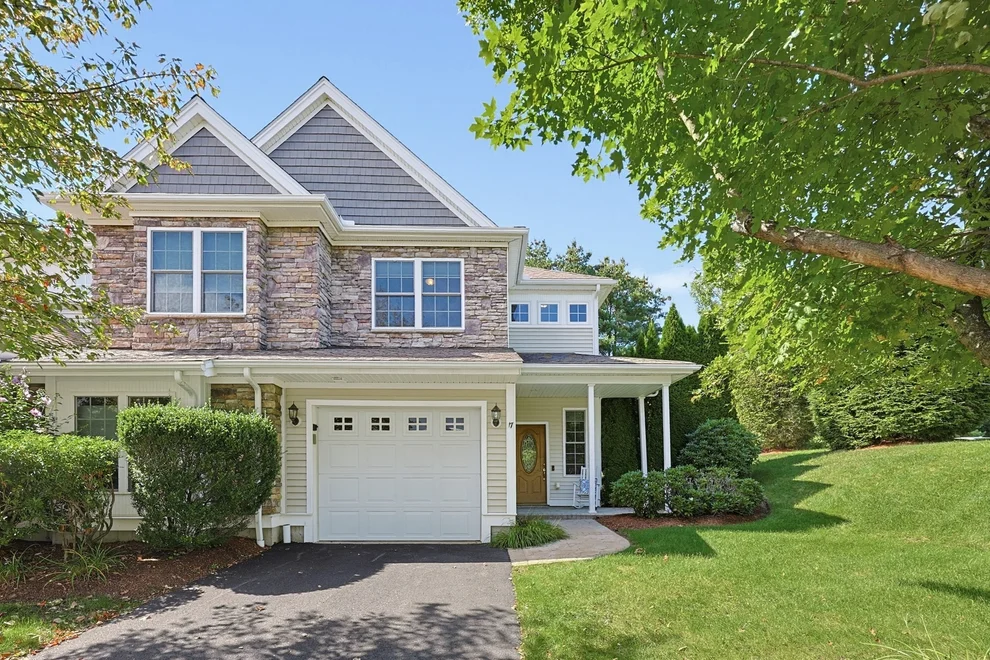 Unit for sale at 17 Hartland Way, Acton, MA 01720