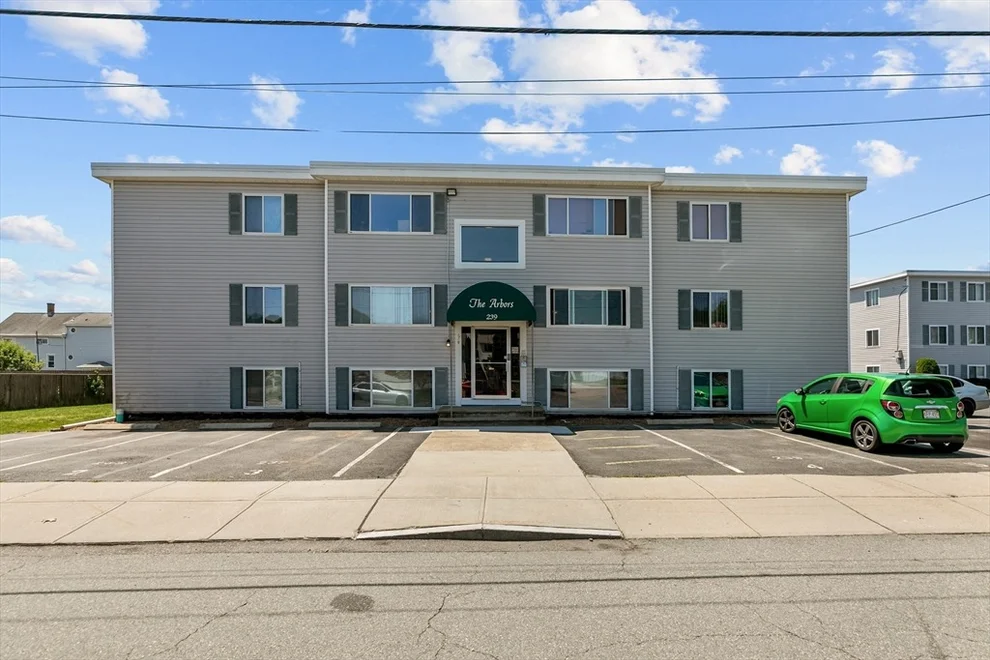Unit for sale at 239 Glasgow St, Fall River, MA 02721