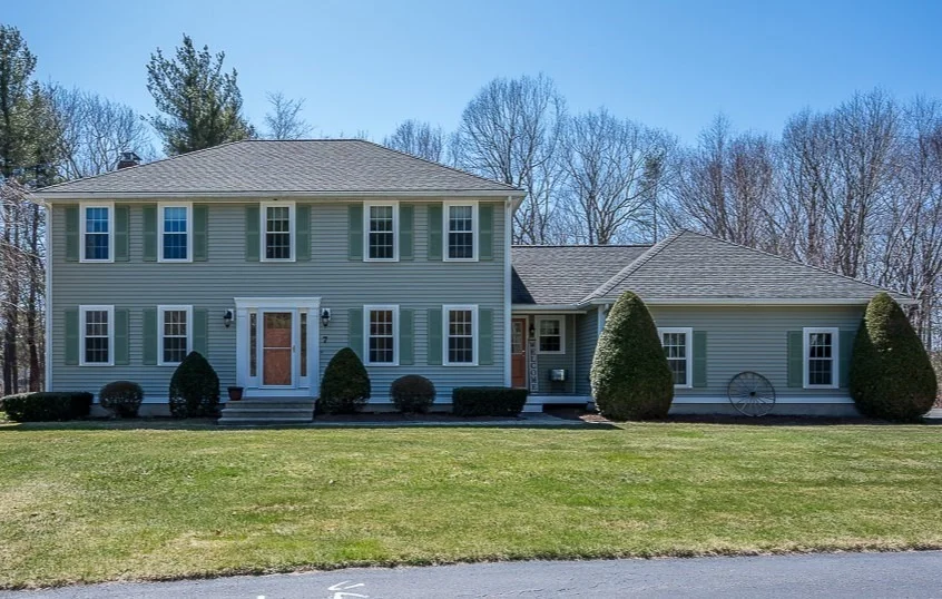 Unit for sale at 7 Crestview Dr, Rutland, MA 01543