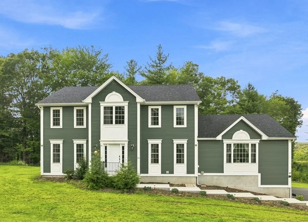 Unit for sale at 25 Greenbriar Dr, Shrewsbury, MA 01545
