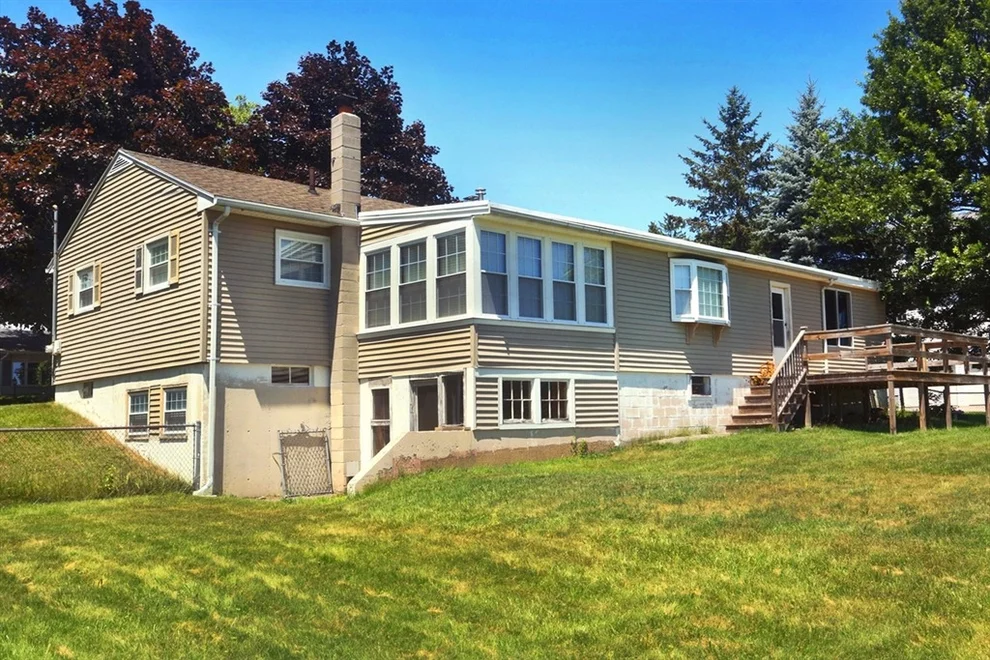 Unit for sale at 33 Johnson St, Newburyport, MA 01950