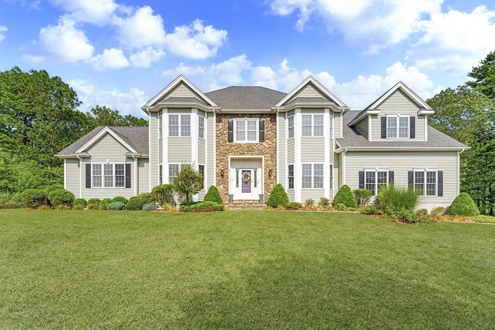 Unit for sale at 8 Vandoorn Ave, Foxboro, MA 02035