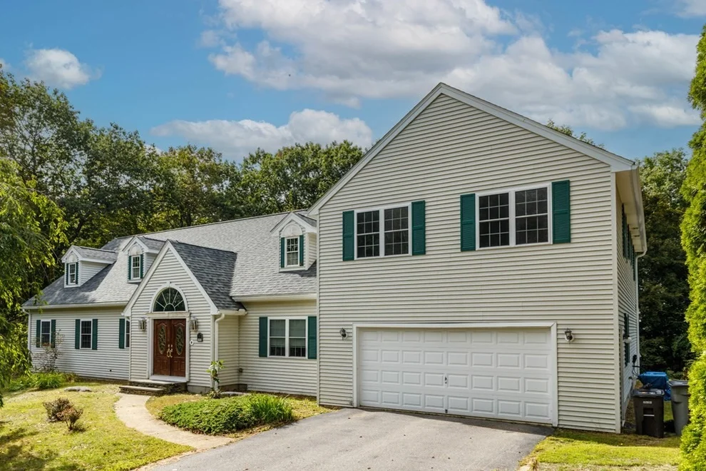 Unit for sale at 111 Bickford Hill Road, Gardner, MA 01440