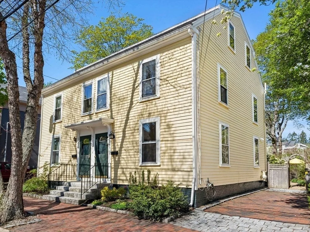 Unit for sale at 86 Federal St, Newburyport, MA 01950