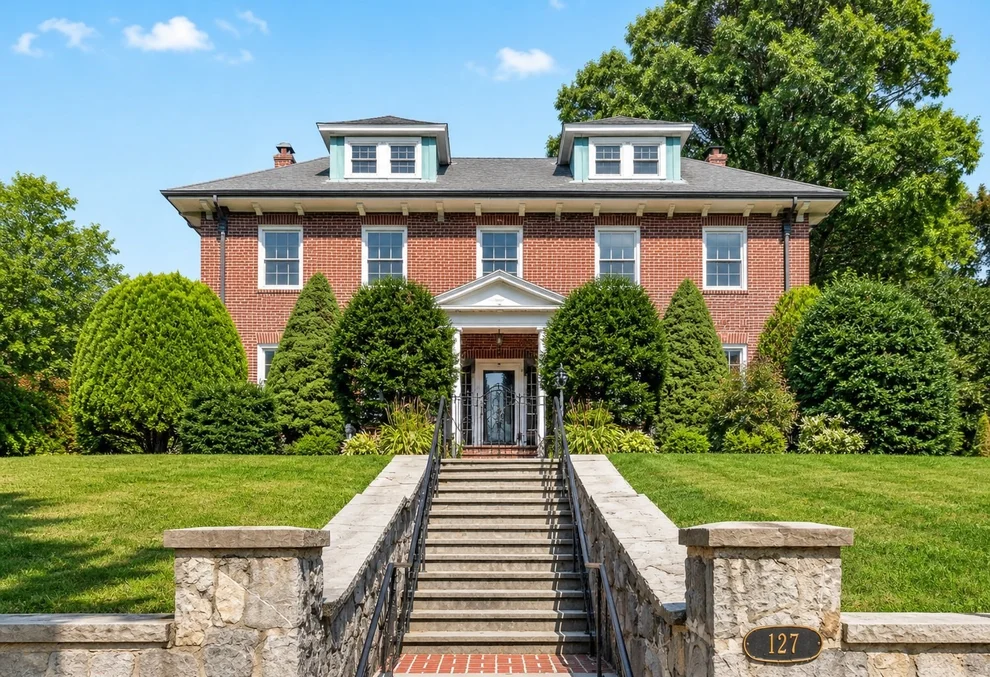 Unit for sale at 127 Commonwealth Ave, Newton, MA 02467