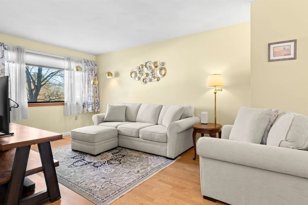 Unit for sale at 130 Farrwood Dr, Haverhill, MA 01835
