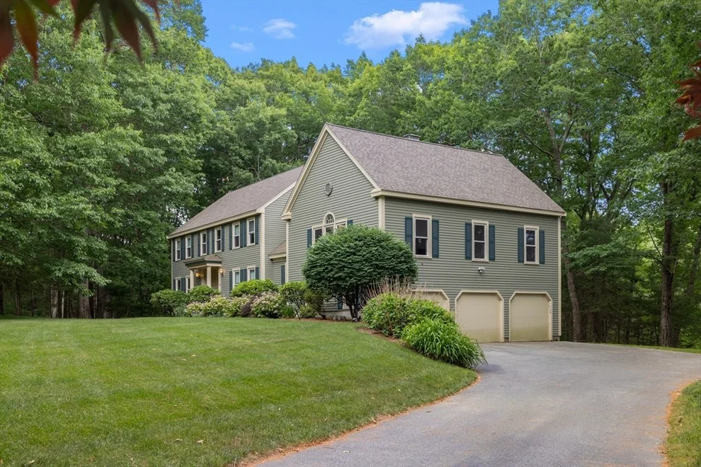 Unit for sale at 10 Fieldstone Way, Boxford, MA 01921