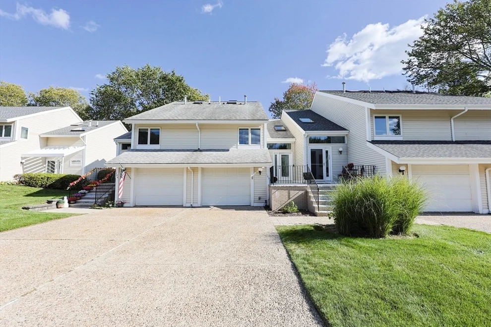 Unit for sale at 103 Centre Ln, Walpole, MA 02081