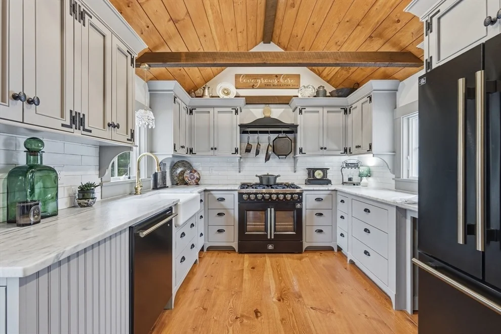 Unit for sale at 410 Main St, Dennis, MA 02660