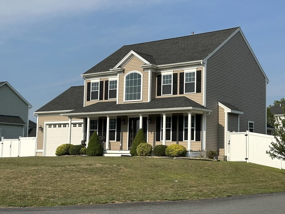 Unit for sale at 172 High Hill Rd, Swansea, MA 02777
