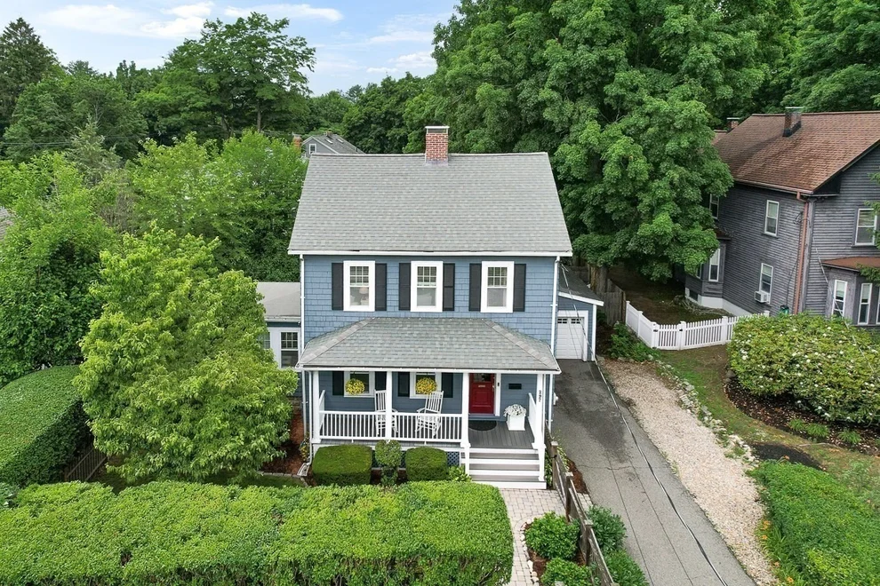 Unit for sale at 297 Woburn Street, Reading, MA 01867