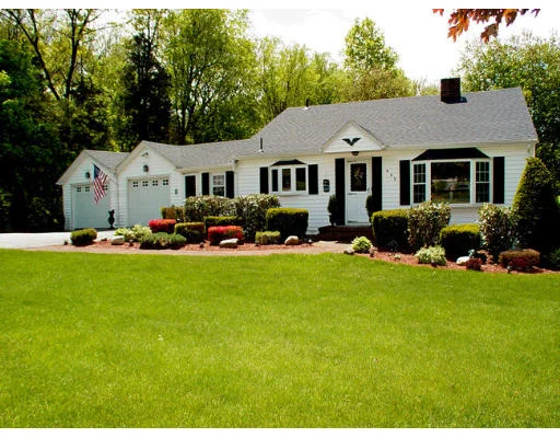 Unit for sale at 468 Wood Lane, North Andover, MA 01845