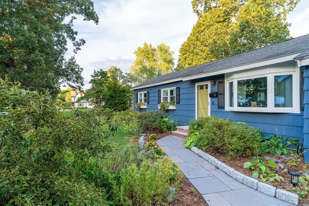 Unit for sale at 10 Mansur St, Chelmsford, MA 01863