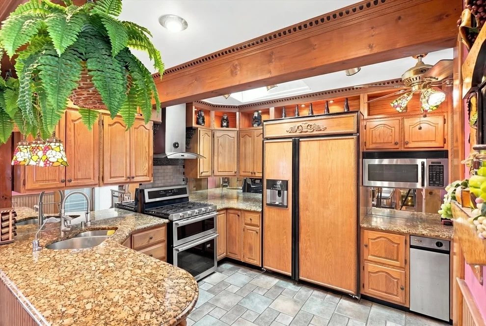 Unit for sale at 38 Eastman Ave, Swampscott, MA 01907