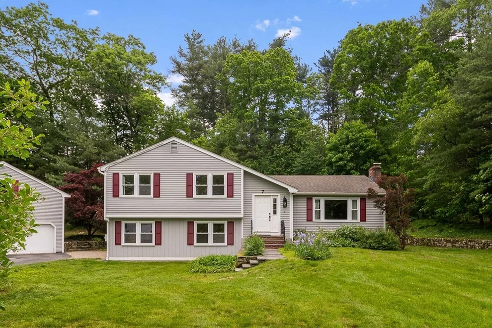 Unit for sale at 7 Banbury Dr., Westford, MA 01886